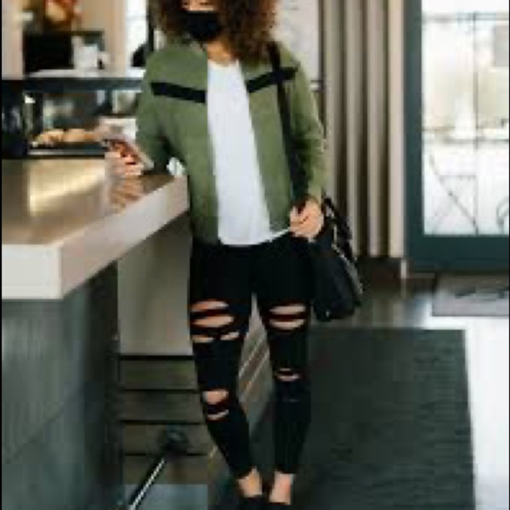 Zyia Black Slash Luxe High Rise 7/8 Leggings size 4